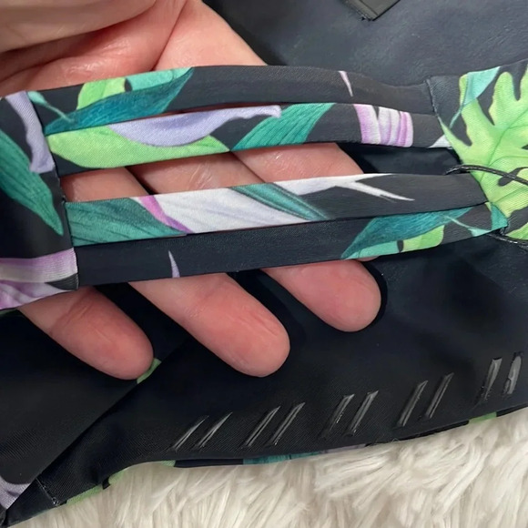 NWT Hurley Bikini Bottoms Quick Dry - Picture 4 of 9